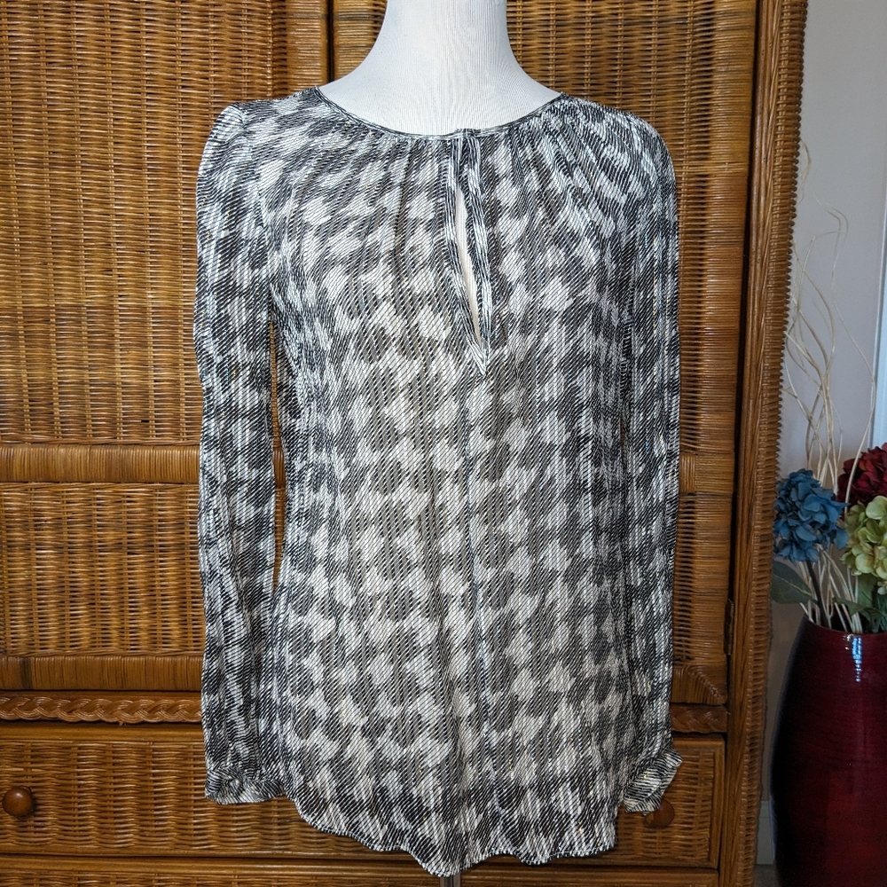 {WHBM} Silk Houndstooth Patterned Blouse Size 4